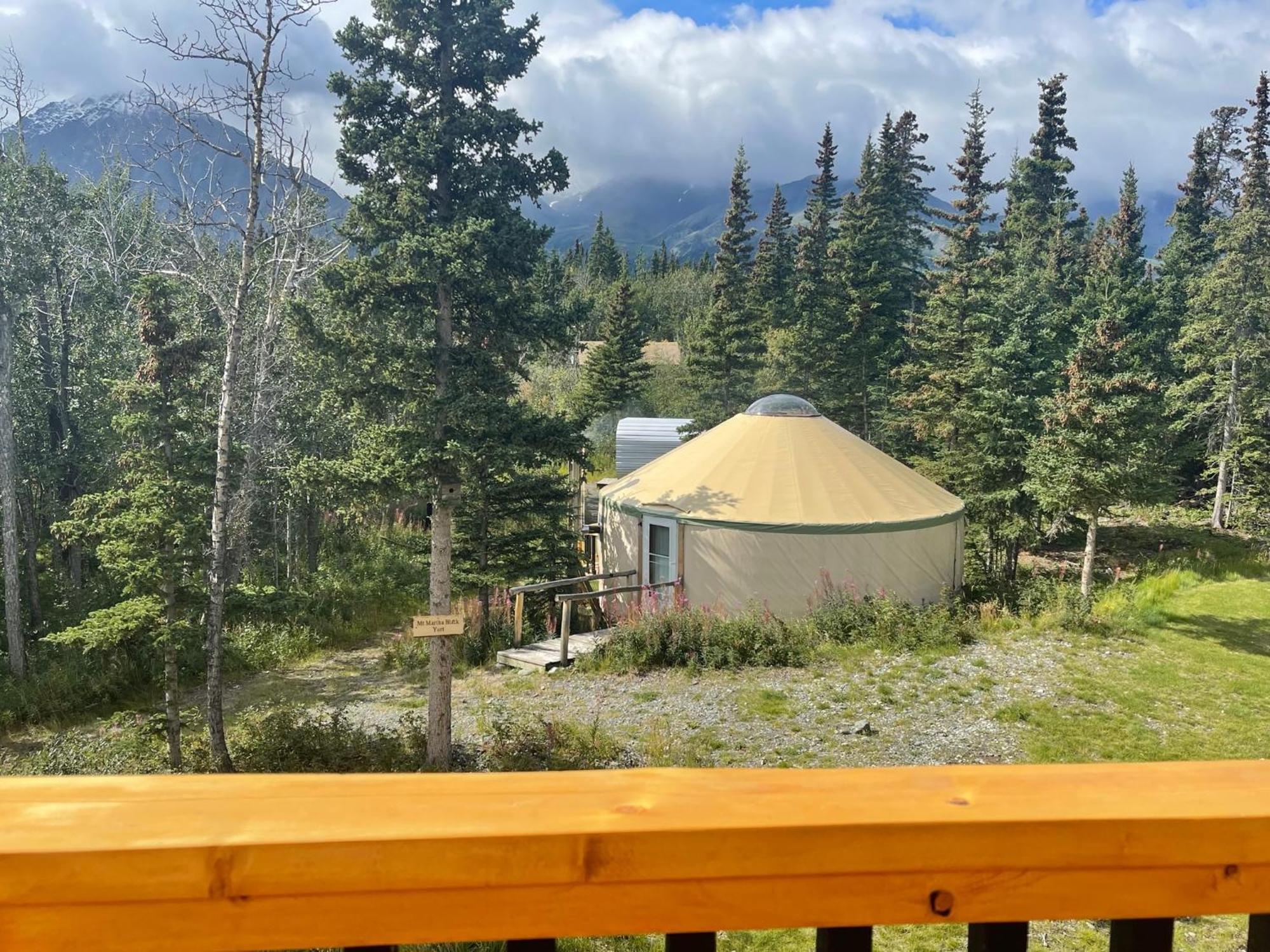 Mount Logan Ecolodge & Retreat Center ヘーンズ・ジャンクション エクステリア 写真
