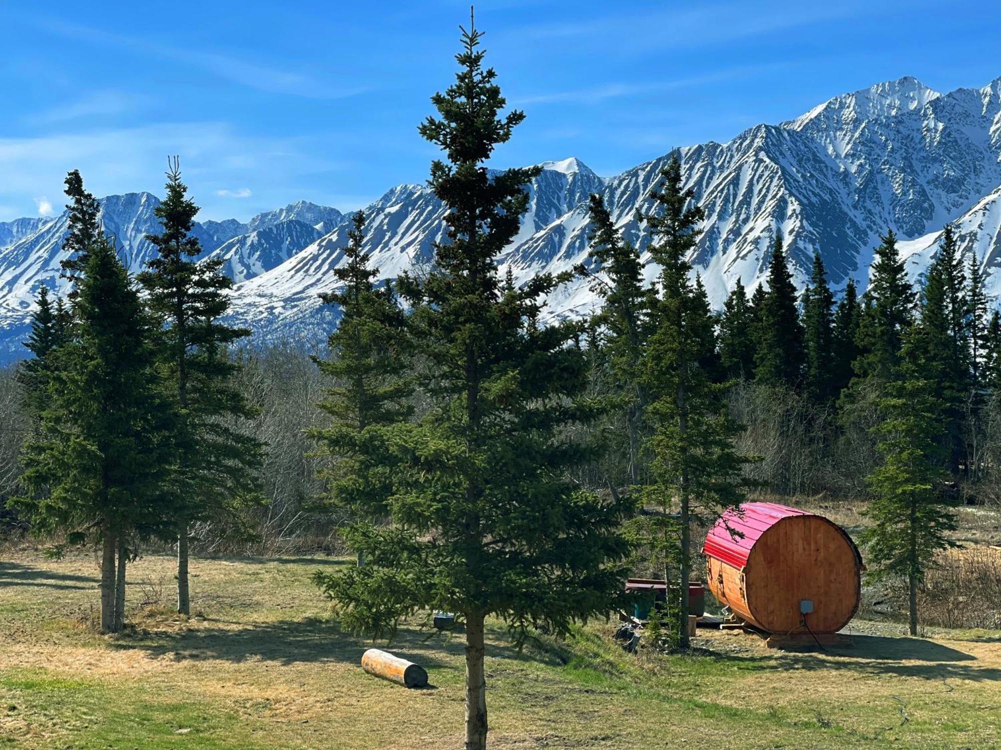 Mount Logan Ecolodge & Retreat Center ヘーンズ・ジャンクション エクステリア 写真