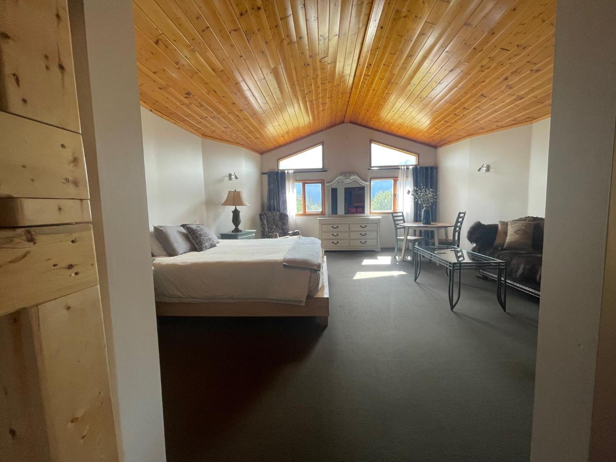 Mount Logan Ecolodge & Retreat Center ヘーンズ・ジャンクション エクステリア 写真
