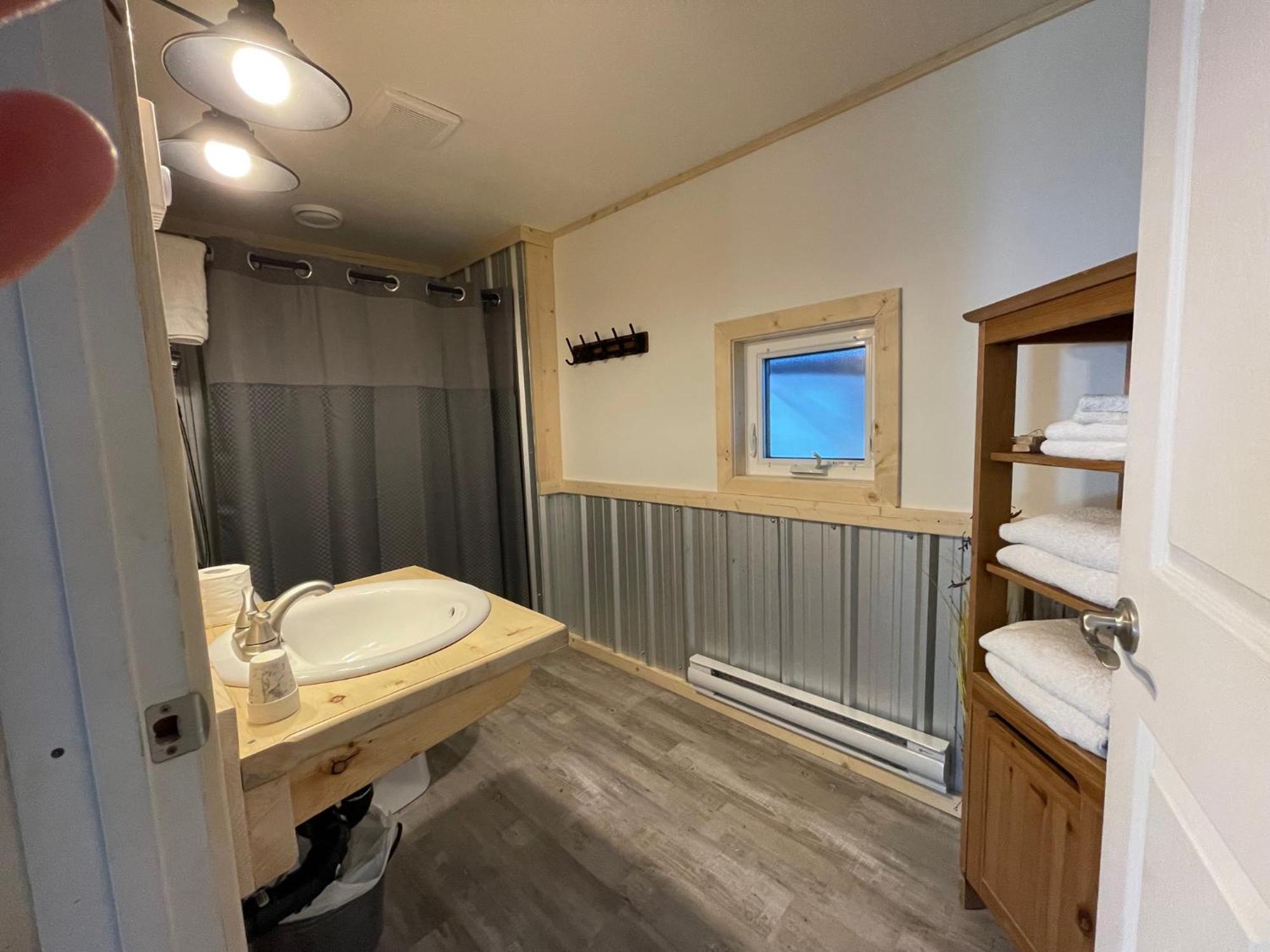 Mount Logan Ecolodge & Retreat Center ヘーンズ・ジャンクション エクステリア 写真