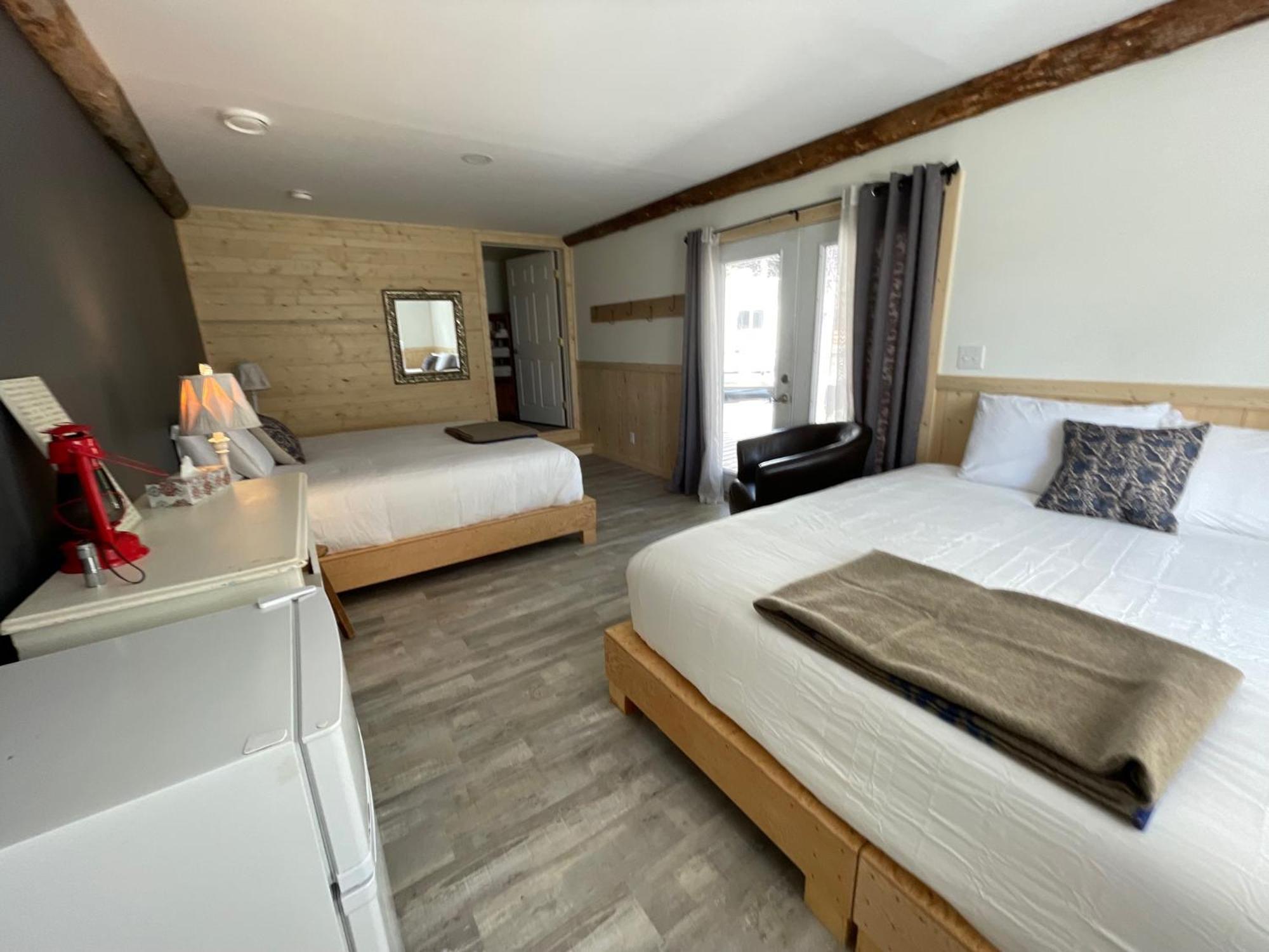 Mount Logan Ecolodge & Retreat Center ヘーンズ・ジャンクション エクステリア 写真