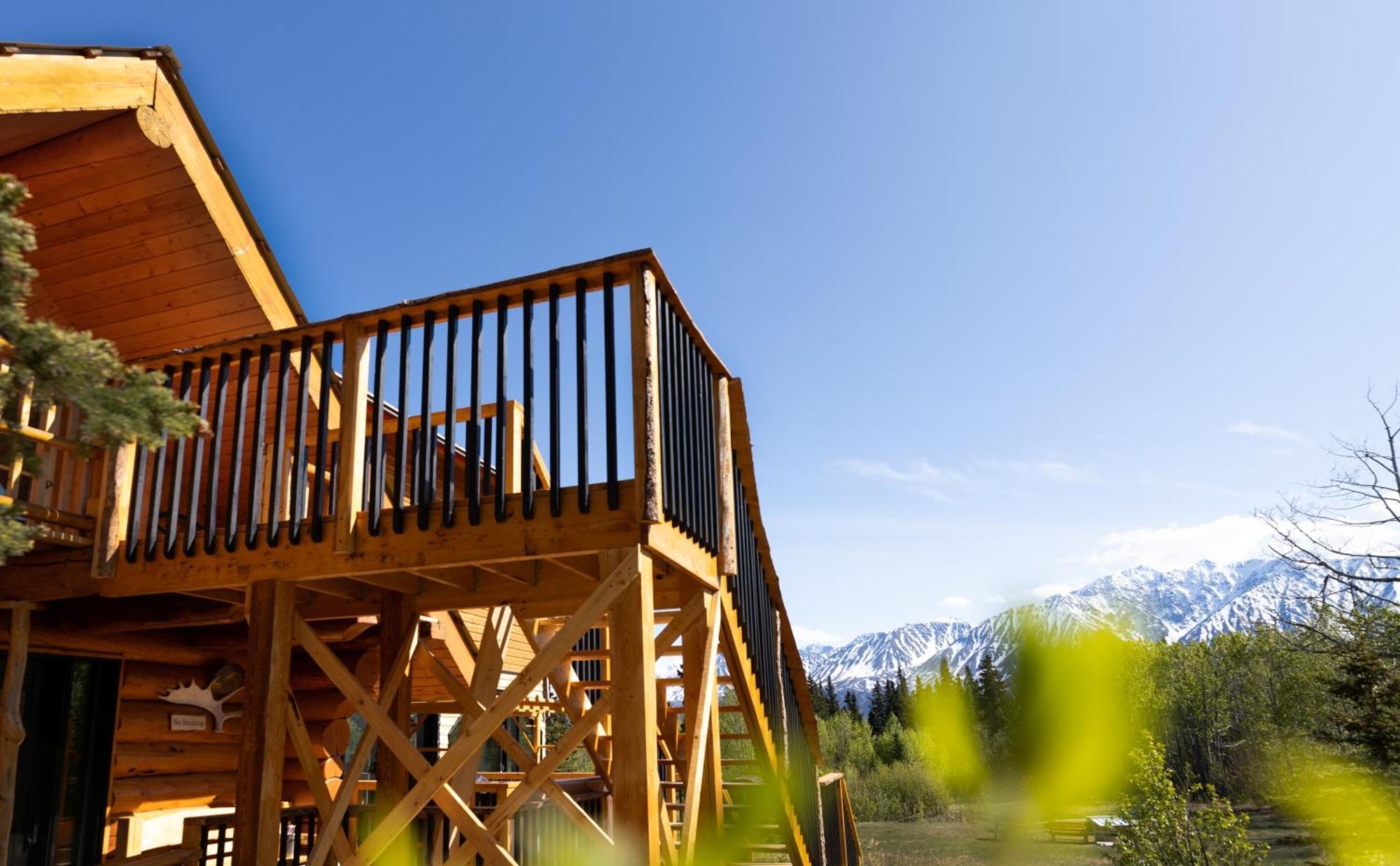 Mount Logan Ecolodge & Retreat Center ヘーンズ・ジャンクション エクステリア 写真